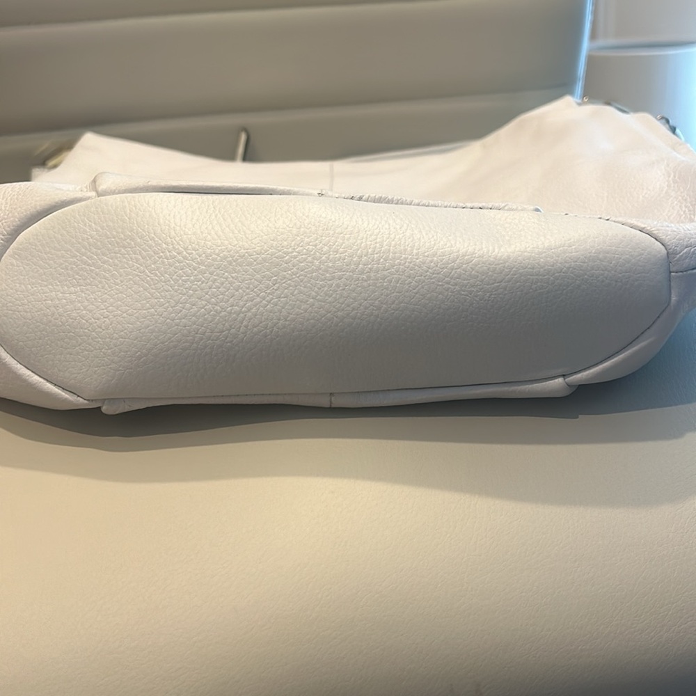 Tignanello Class Act White Pebble Leather Hobo - NWT - Picture 5 of 10